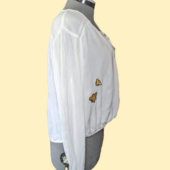 Women's Vanilla Star White Faux Wrap Bee Top, Size Medium - Picture 5 of 7